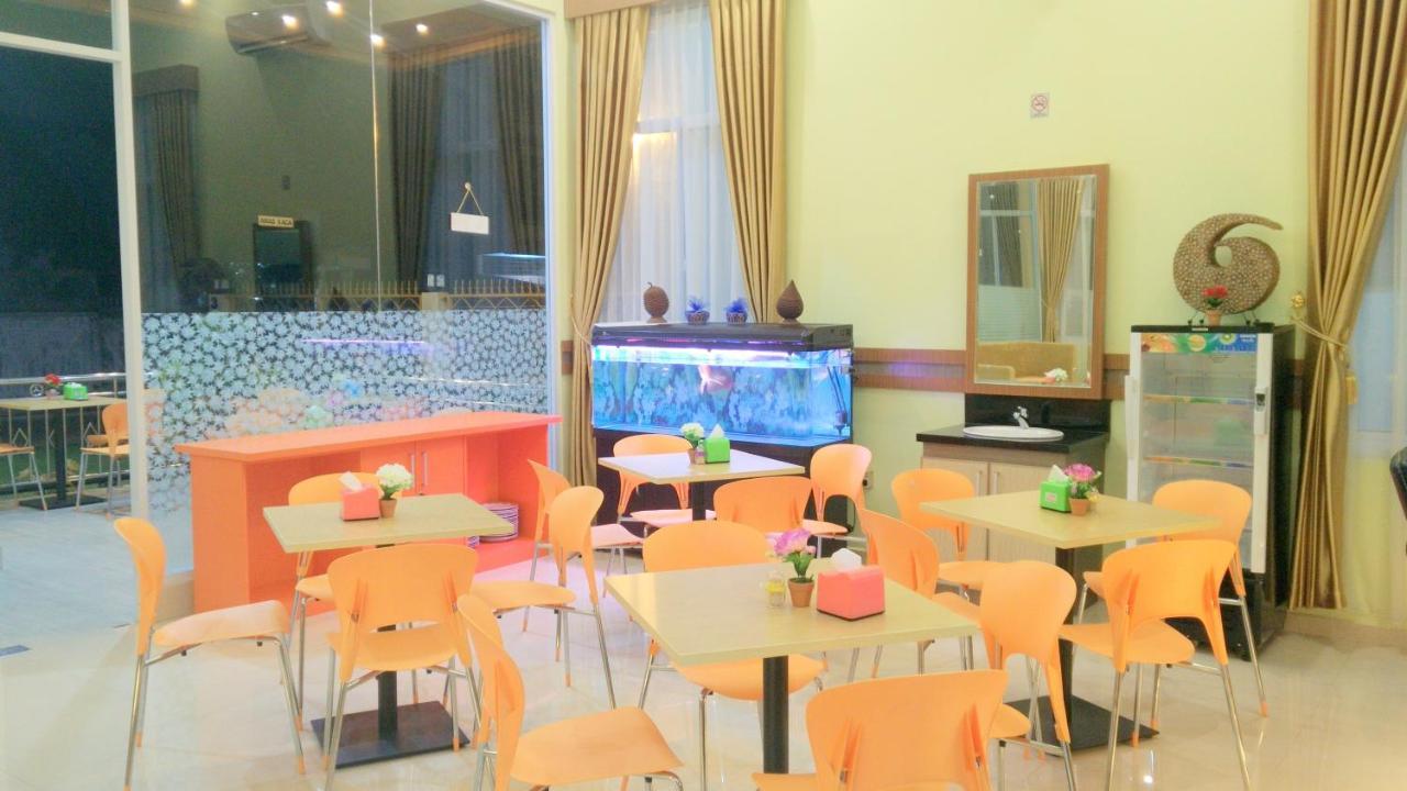 Graha Badnur Hotel Syari'ah Pekanbaru Bagian luar foto